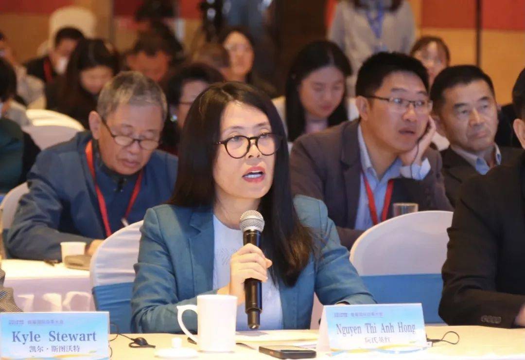 负责人等来了一场国际白茶产业发展的"头脑风暴",大家就国际茶叶生产