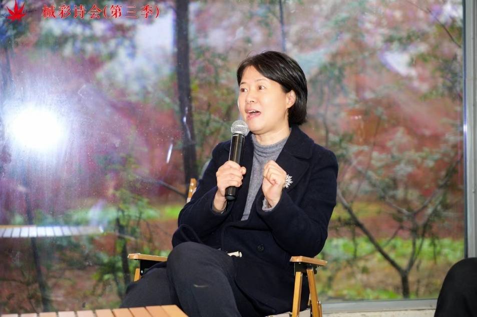 導演鄭子新詩詞:《誰惹秋馬戲長風 江海山川澎湃聲》