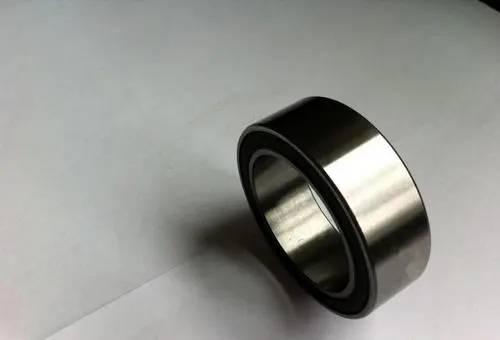 电机轴承:空调电机中的轴承用于支撑电机转子,减少摩擦和磨损,保证