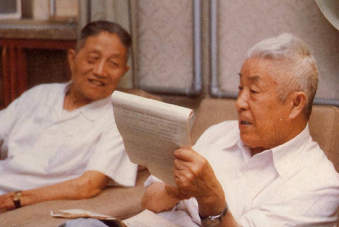 前妻晚年落魄求复合,郑洞国婉拒:我一个月的工资还不够她花十天