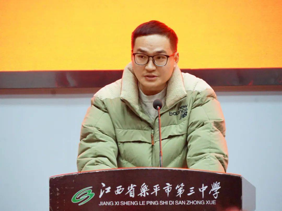 最后,校党委书记王清华致辞,首先他对刚刚四位教师的发言表示充分肯定