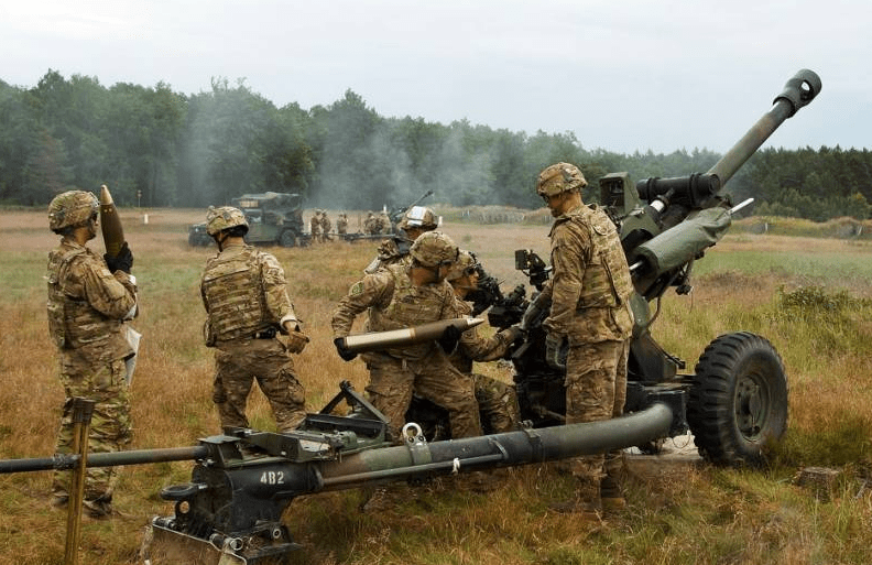 中国105mm榴弹炮图片