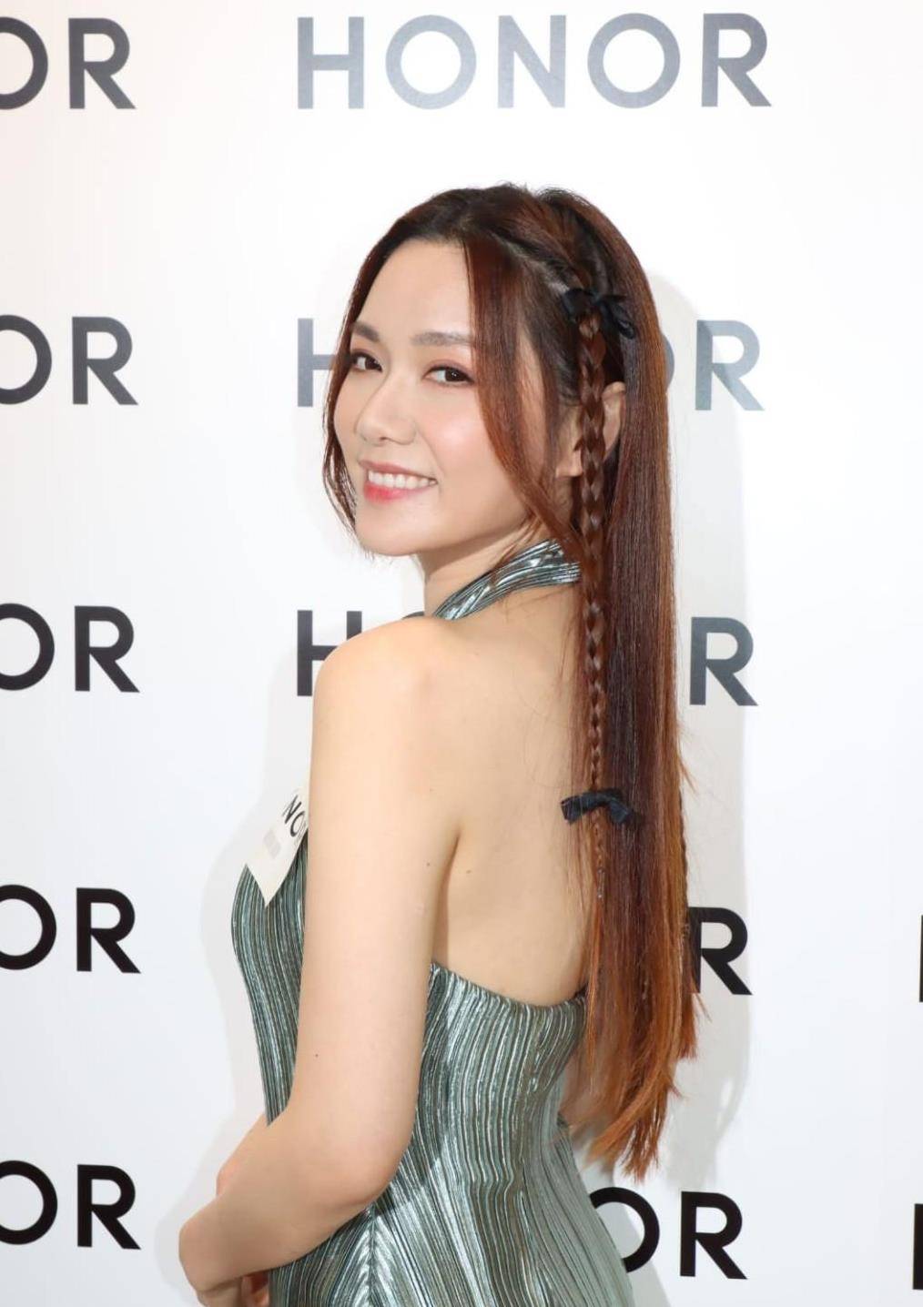 汤洛雯婚前最后亮相!