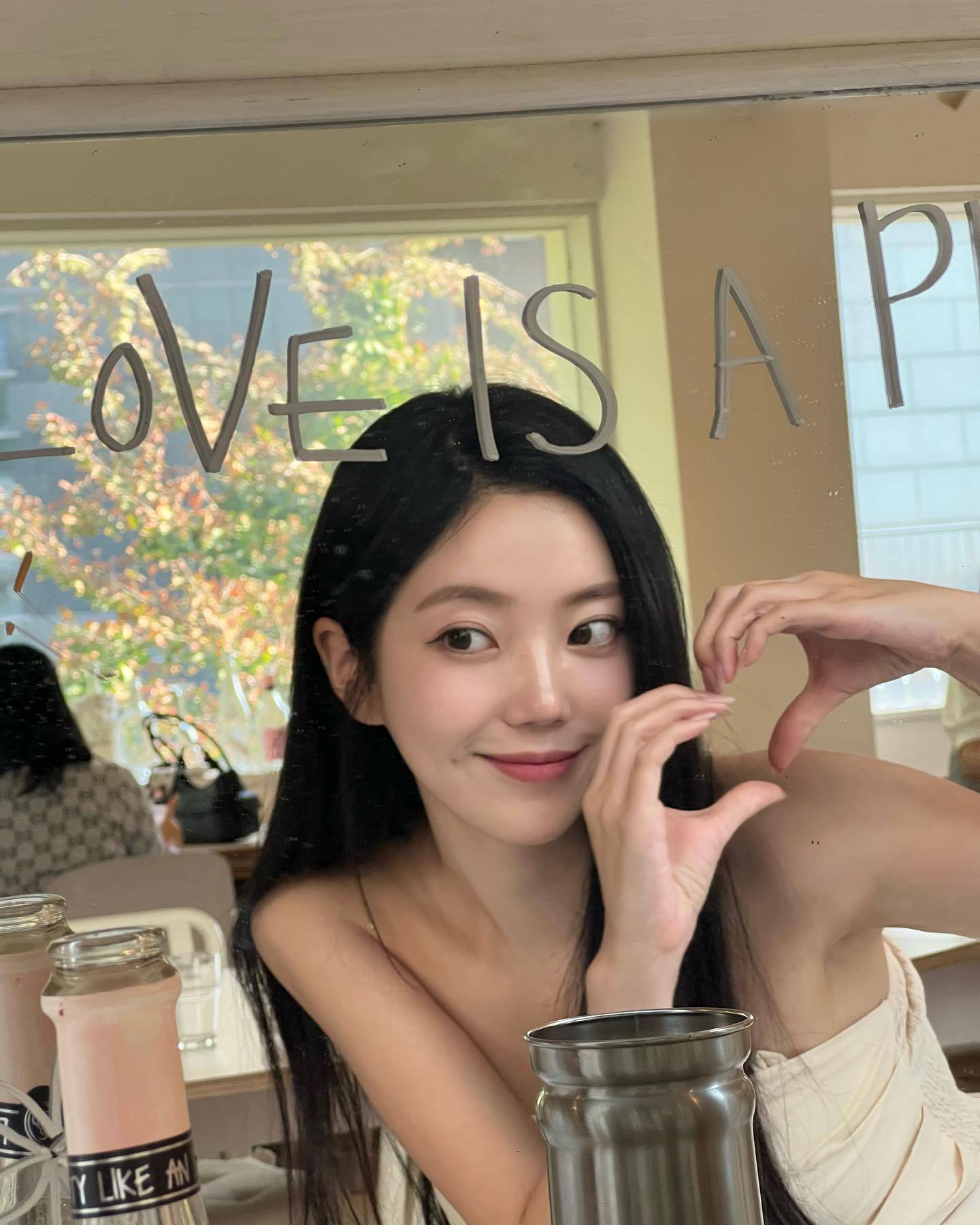 5)刘恃蘟( 392731,26岁)登场时,因脸蛋神似blackpink成员jennie