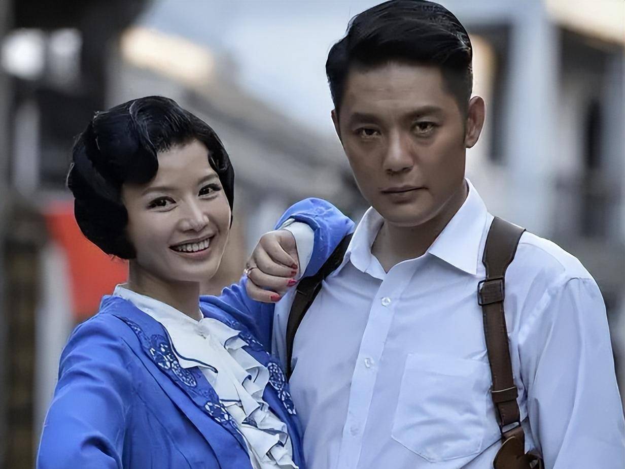 程愫:花21年捧红丈夫却惨遭抛弃,离婚5年后她的报复堪称教科书_傅程鹏