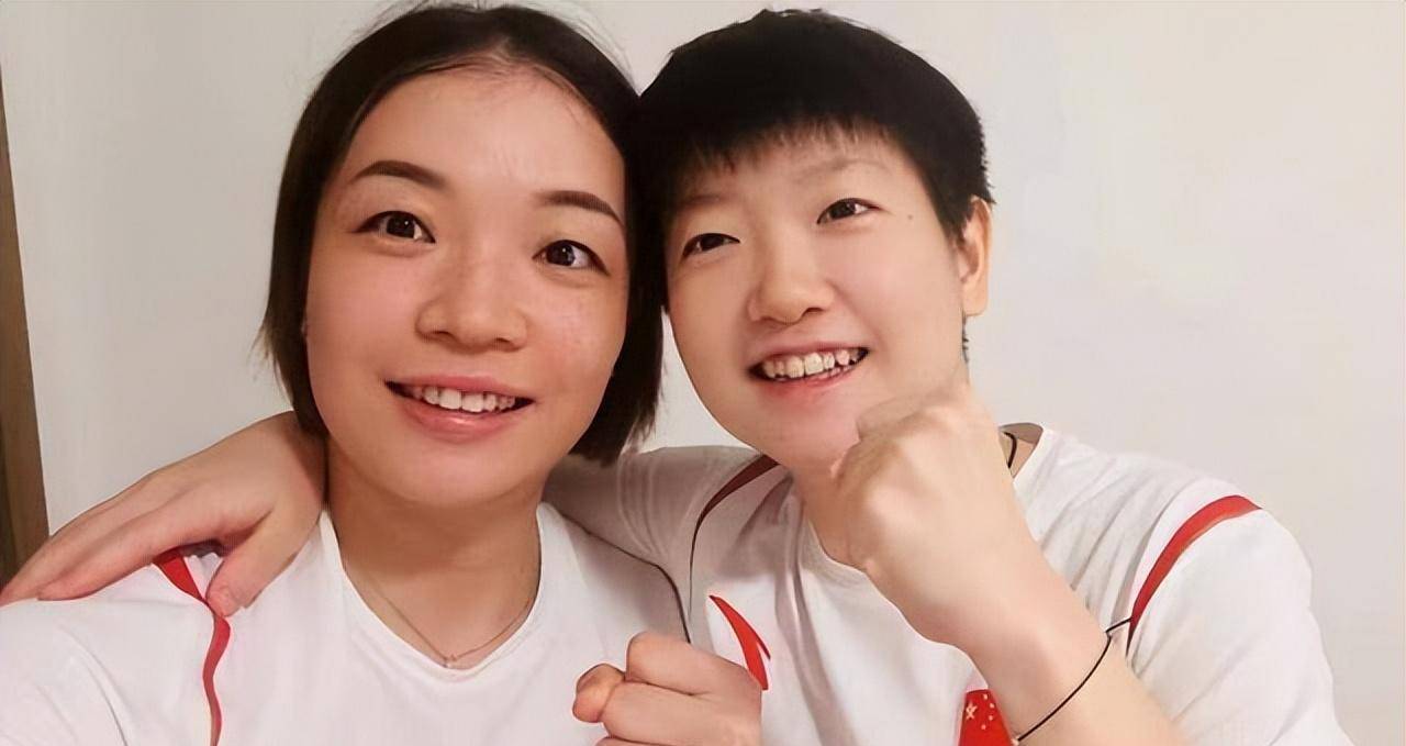 她们惺惺相惜,年龄比孙颖莎大三岁的陈清晨为了打好乒乓球,还拜了