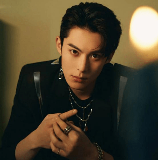 王鹤棣和女友结婚?杨洋?王一博文盲?张艺谋儿子出道?程潇?