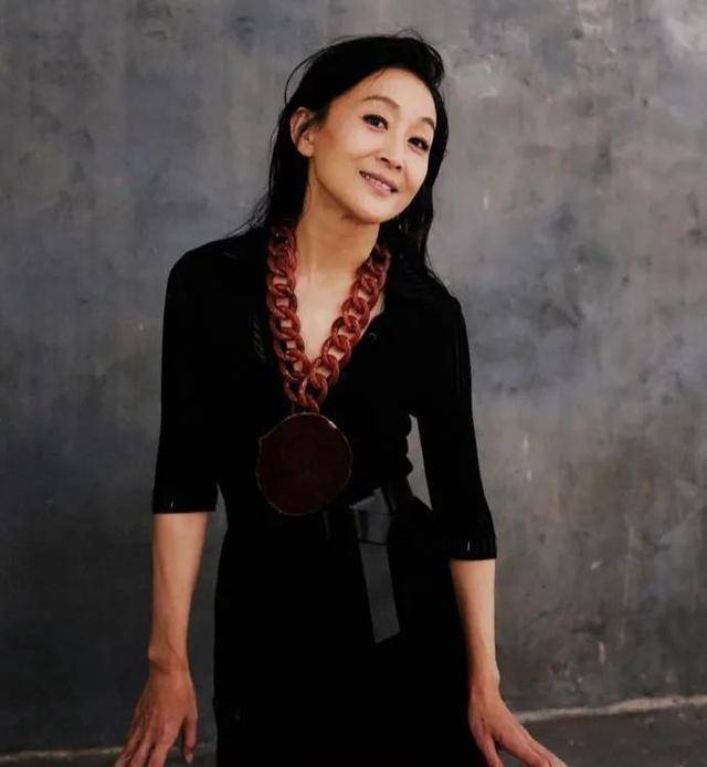 陈瑾曾与亲哥哥相约不婚不育,20年拒吃主食,如今过得怎样_演技_陈准
