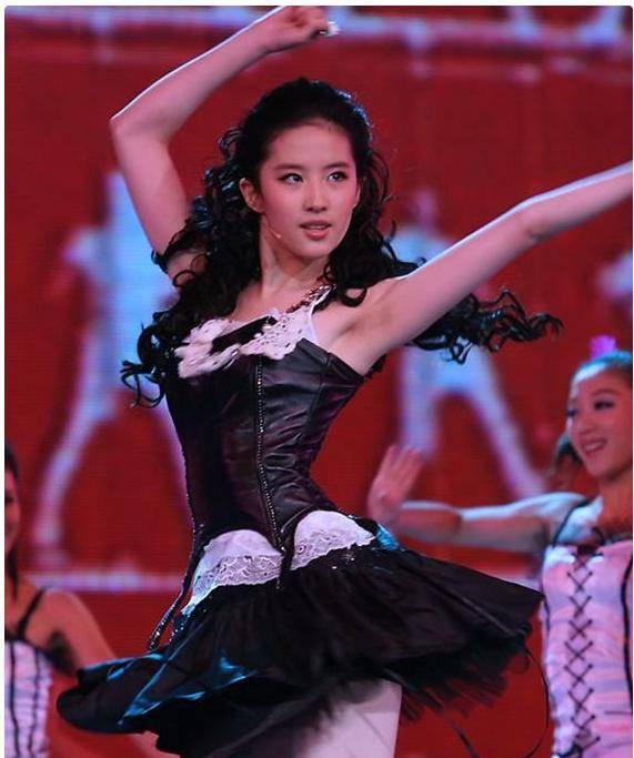 刘亦菲的翻红,永远逃不开"干爹"陈金飞_刘晓莉_支持_演艺事业