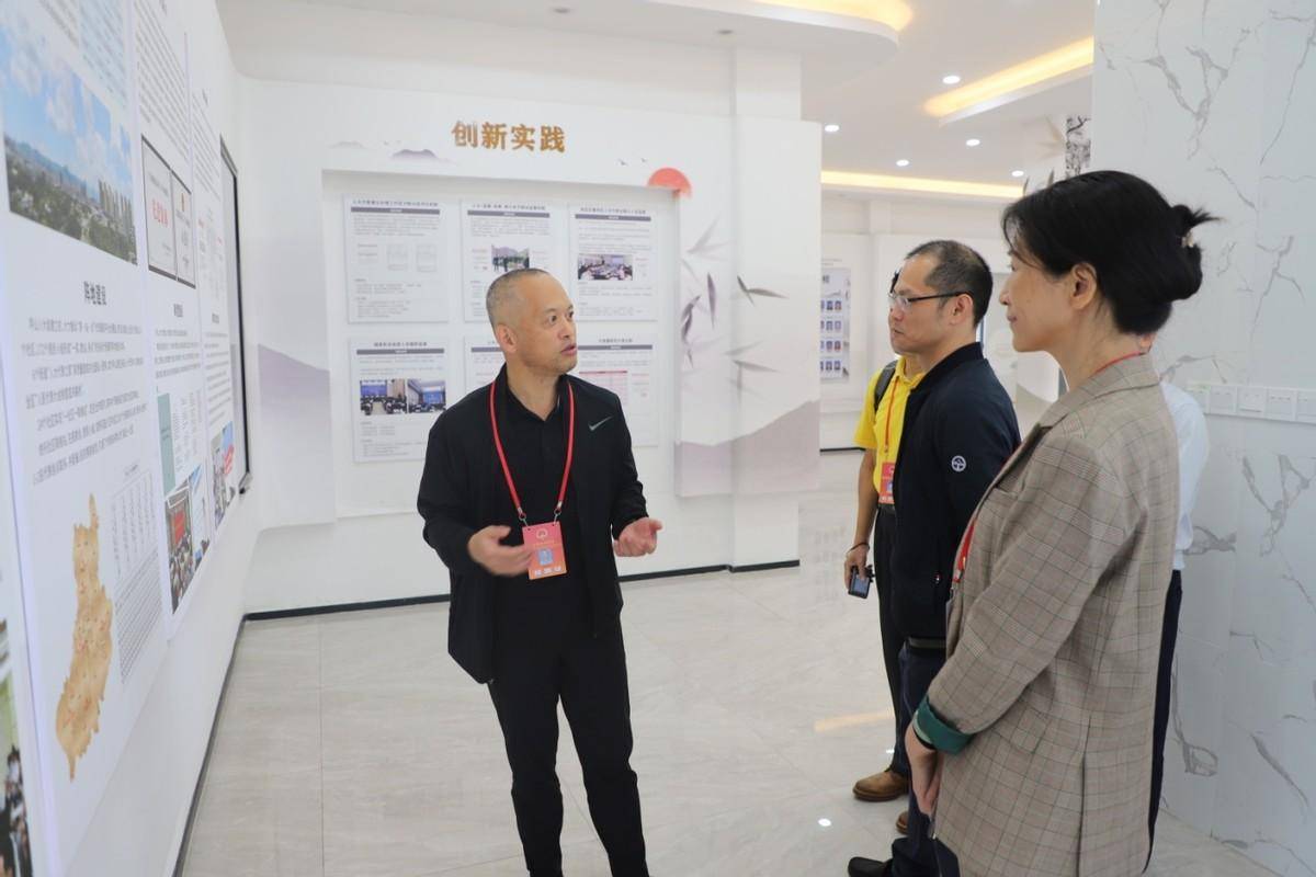 龙华人大调研考察组到龙田街道"深圳市人大代表生物医药产业联系点"