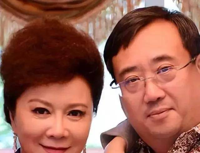 隐瞒34年不愿公开,是蔡明的骄傲也是最大心病_丁丁_丁秋星_妈妈
