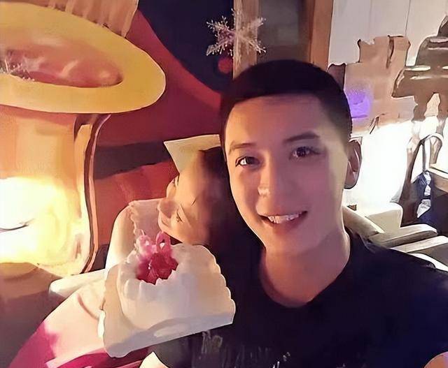 杨鸣:始于颜值,终于人品!