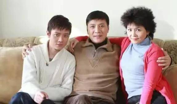 演员奚望在继父刘之冰的支持下任性分手,带着女儿的她,怎样了_茹萍