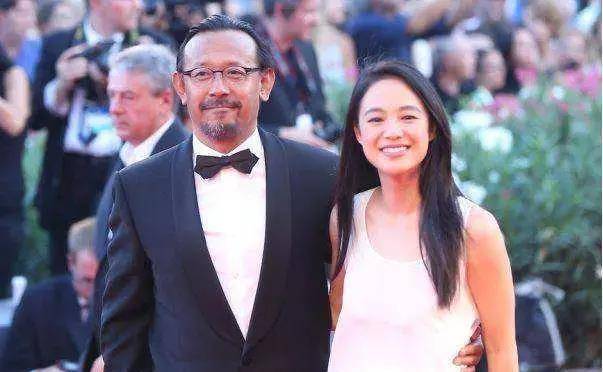 姜文"二婚"娇妻生两子,恩爱15年,支持他关照前妻和女儿_周韵_桑德琳