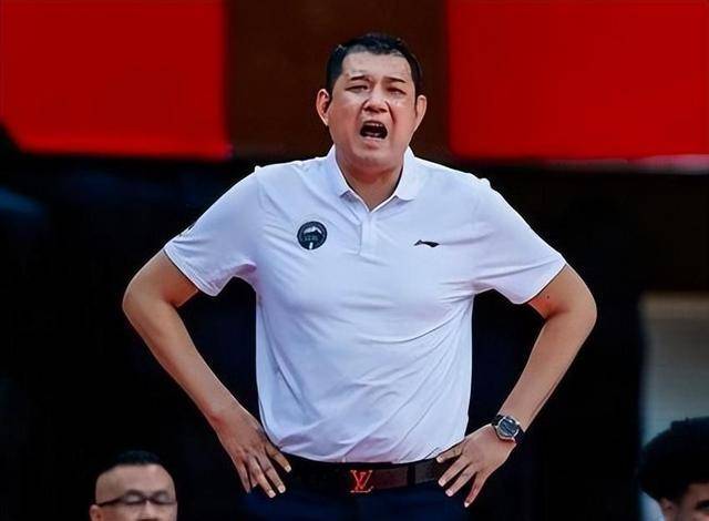 丁彦雨航早就挥手,睢冉这次沉默,巩晓彬却很愤懑_篮球_内心_情感