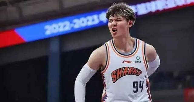 cba名声最糟糕之人东山再起 还是顶级内线?_王哲林_篮板_本赛季