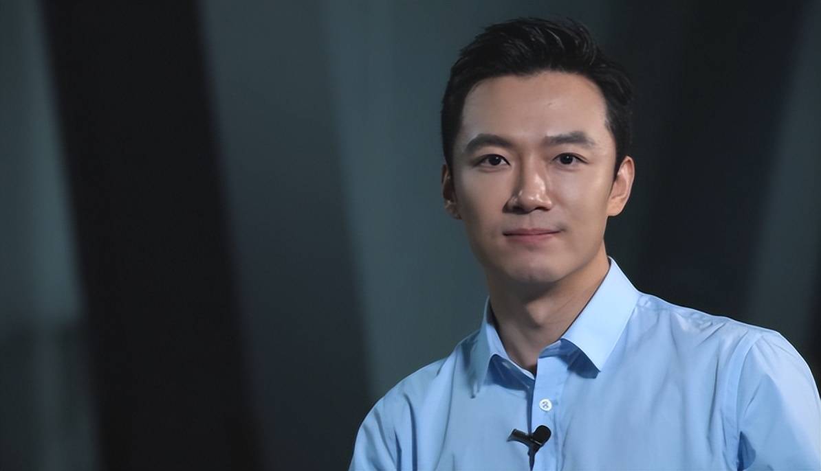 张韬:接受专访,“愿在总台奋进的主旋律当中做一枚悦动的音符”_中国_专栏_电视报