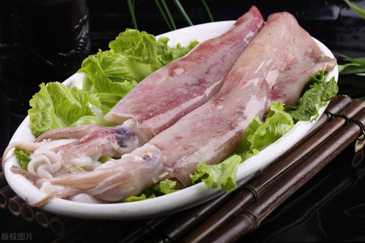 生鱿鱼怎么炒好吃又嫩,记住这个步骤,鲜嫩不腥超入味!