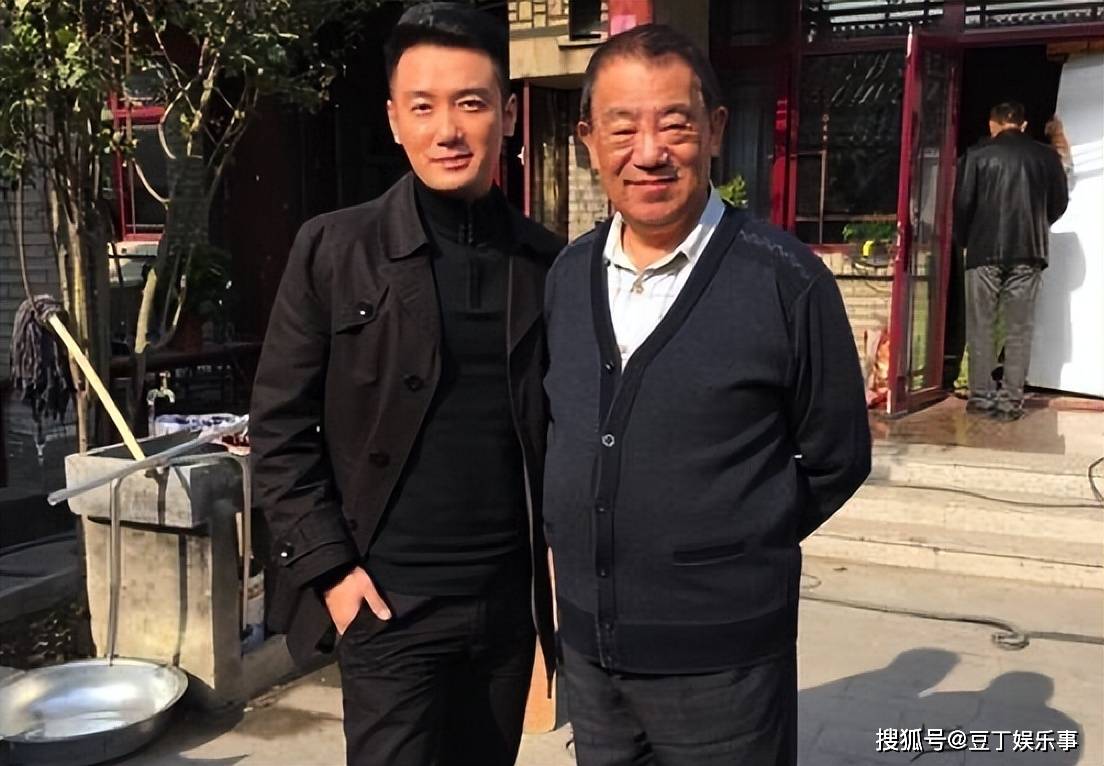 国家一级演员高明,与妻子爱情52年0丑闻,儿子是我们熟悉的他_高亮