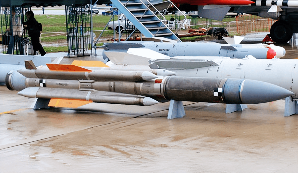 因此,单单从这几方面来分析,我们就可以看出:我国在反舰导弹技术领域