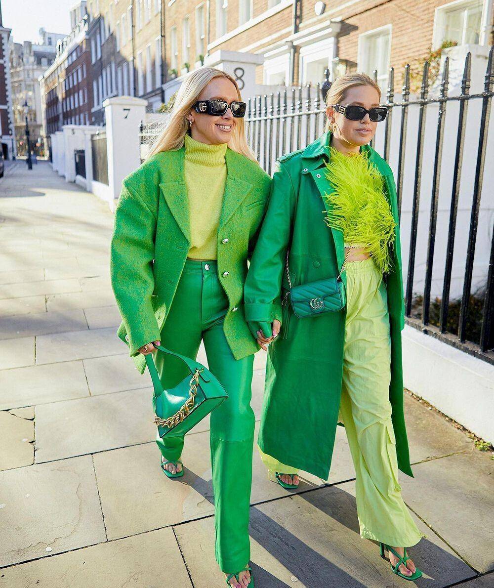 一抹明亮色暖暖过冬!_颜色_墨绿色_连衣裙