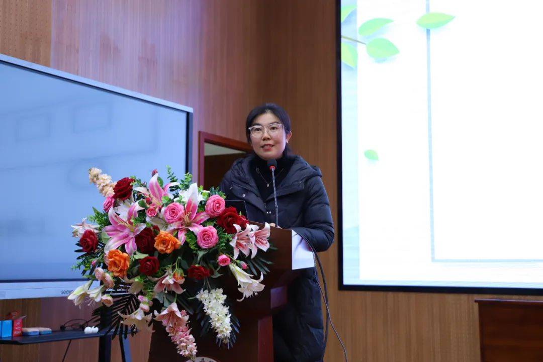 教师发展中心主任陈丹丹独学而无友,孤陋而寡闻.