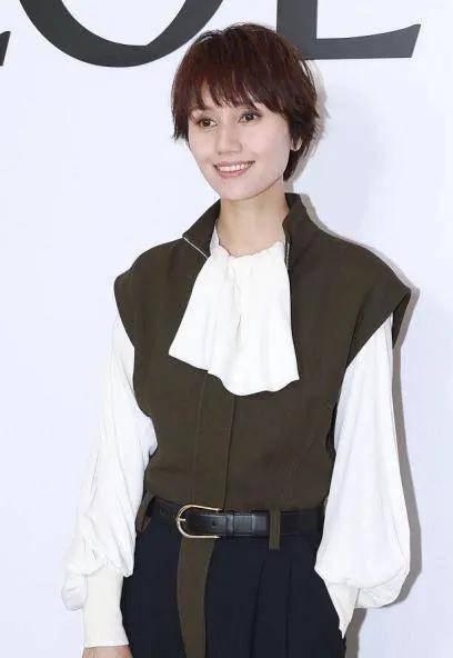 周润发对她一眼万年,影帝对她一见钟情,有人称她为东方赫本…_袁泉