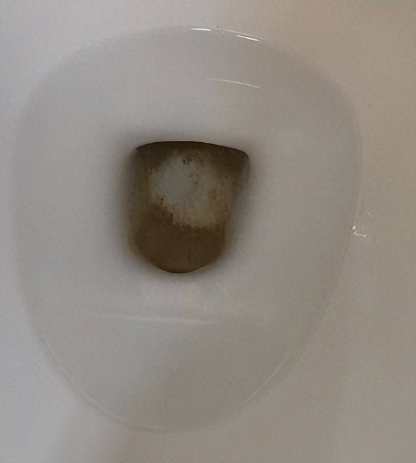 怎样去除马桶底部的尿垢:快速去除马桶底部黑垢尿碱的方法汇总!