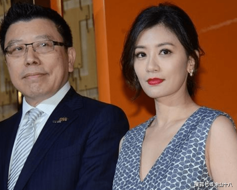 "情史太乱"的代价,在49岁贾静雯身上体现得淋漓尽致_黄建群_父亲_黄磊