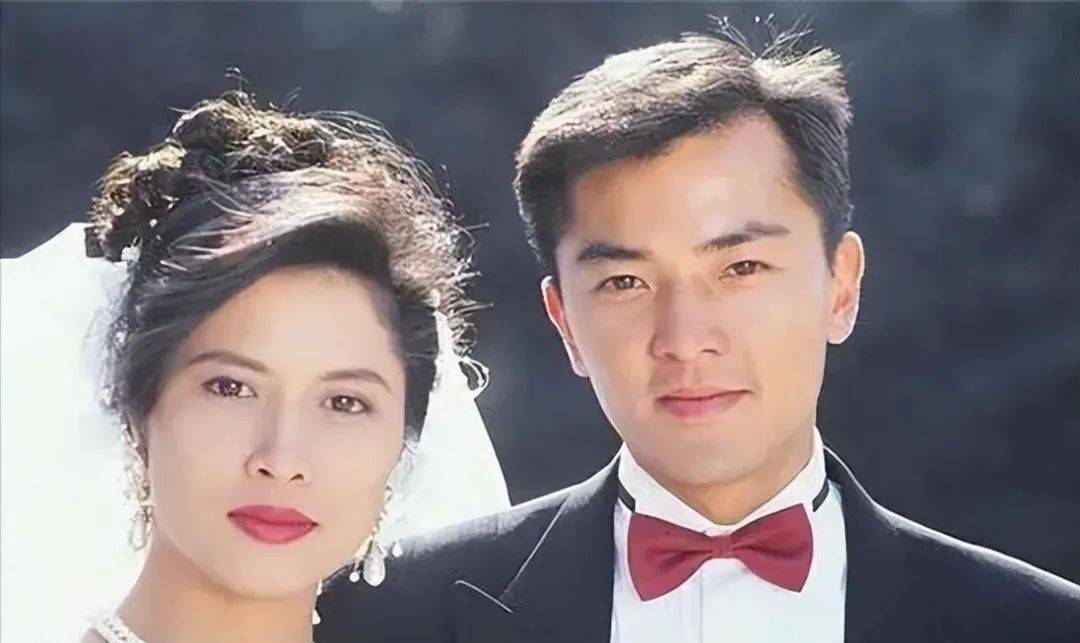 和其他女人一样,邵美琪也曾经幻想过退出娱乐圈,找一个人结婚,过自己