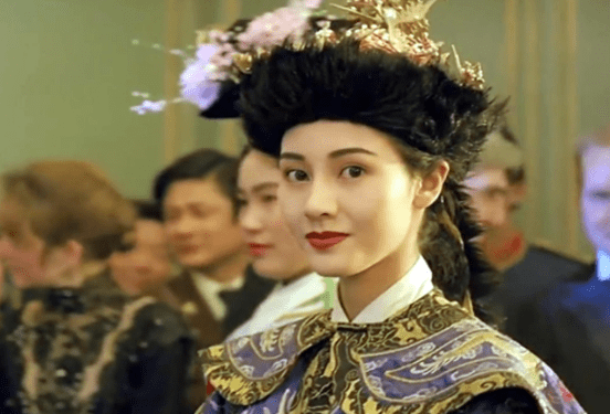 性感港姐"李嘉欣":为嫁豪门不择手段,如今已活成一个"笑话"_倪震