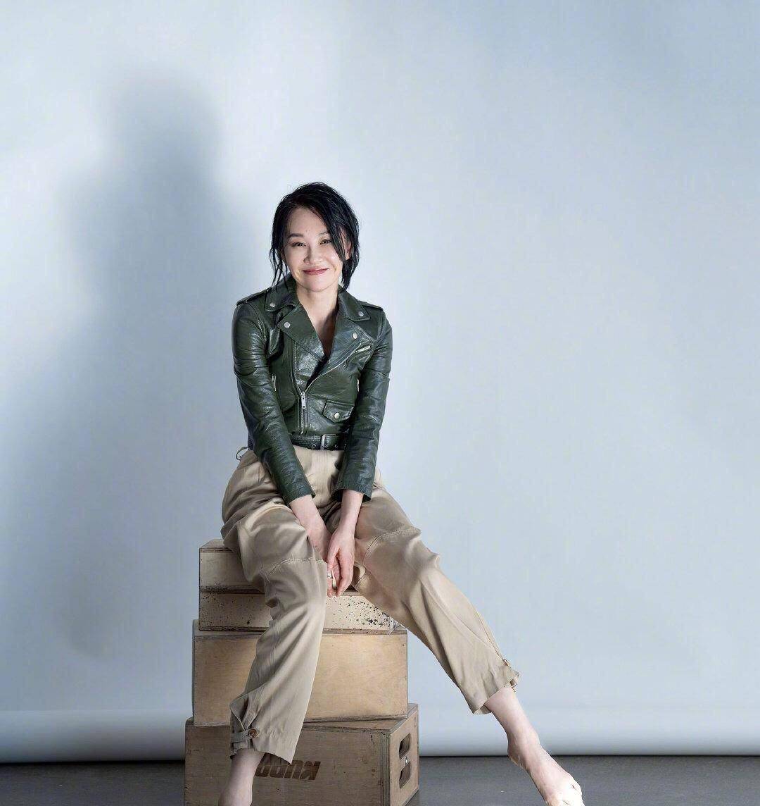 50岁的许晴荣登《男人装》封面,媚骨天生,惊艳无比,人间宠儿!
