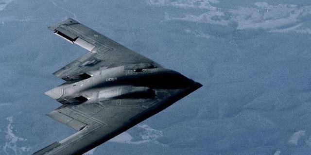 美国b2轰炸机:疑似外星文明产物,问世30年至今没国家能仿造_的能力