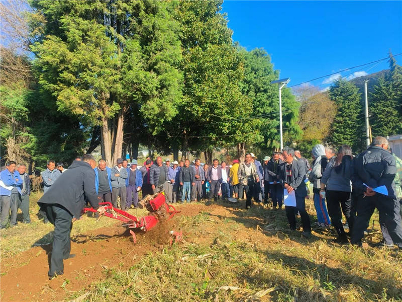 禄劝县开办金牌农机手培训班_培训会_九龙镇_王海涛