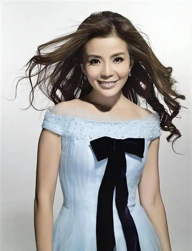 30年过去,当初和她一起刷厕所的大婶没想到,朱迅会有如今的成就_地方