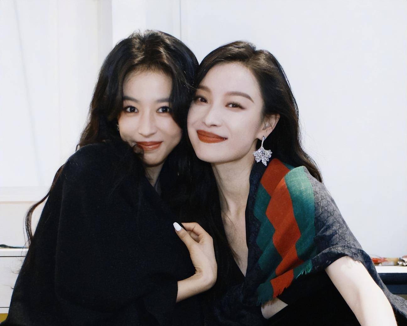 当21岁赵今麦和35岁倪妮站在一起,我才彻底明白,美人在骨不在皮_活动