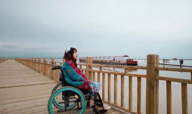 五,心怀希望,光明永在有人说:"如果不是车祸,璐英流的人生,应该会很好