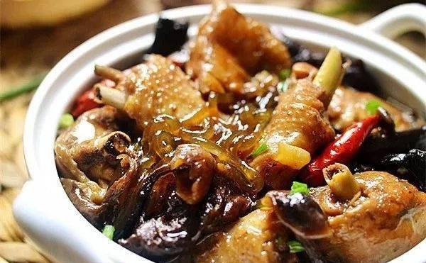 这辈子都吃不够的东北十大炖菜!杠杠的东北的味道!_土豆_什么_萝卜