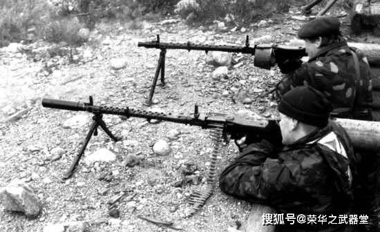 mg34與mg42機槍,二戰德軍最出名機槍,戰後30多個國家使用_德國_彈匣