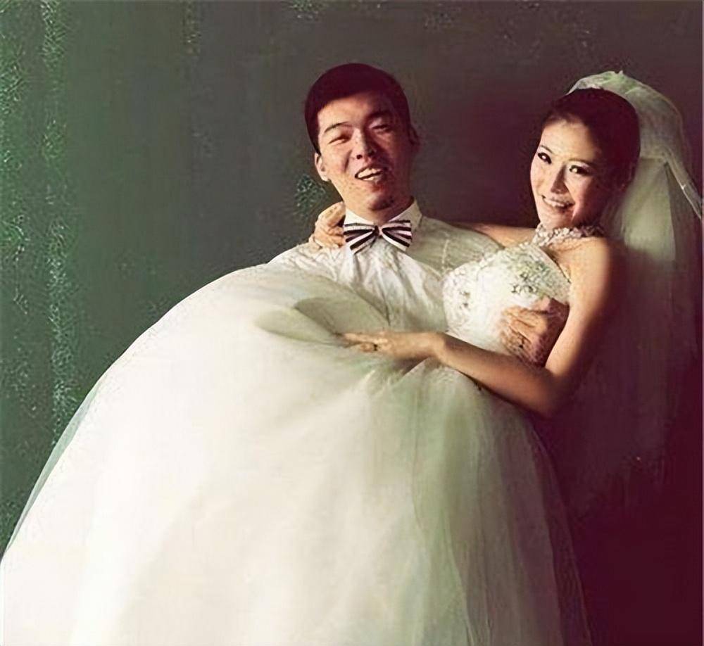 南京23岁富二代狂砍21岁校花娇妻60刀,只因朋友戏言老婆会出轨_祁可欣