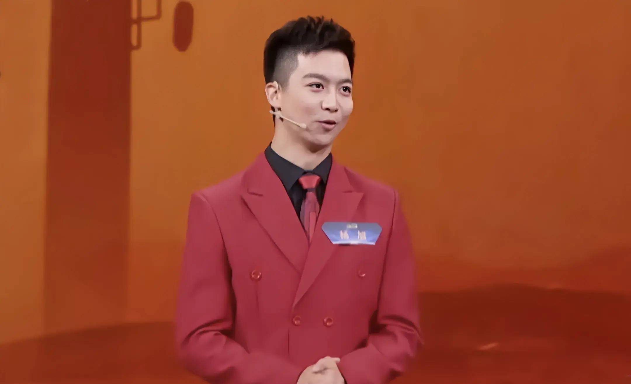 杨旭摘得2023年电视主持人大赛全国总决赛总冠军,榜眼探花是谁