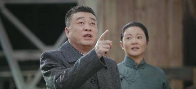 《奔腾年代》:喷金灿烂是圣母婊的,不要用你的价值观去诋毁英雄_生活