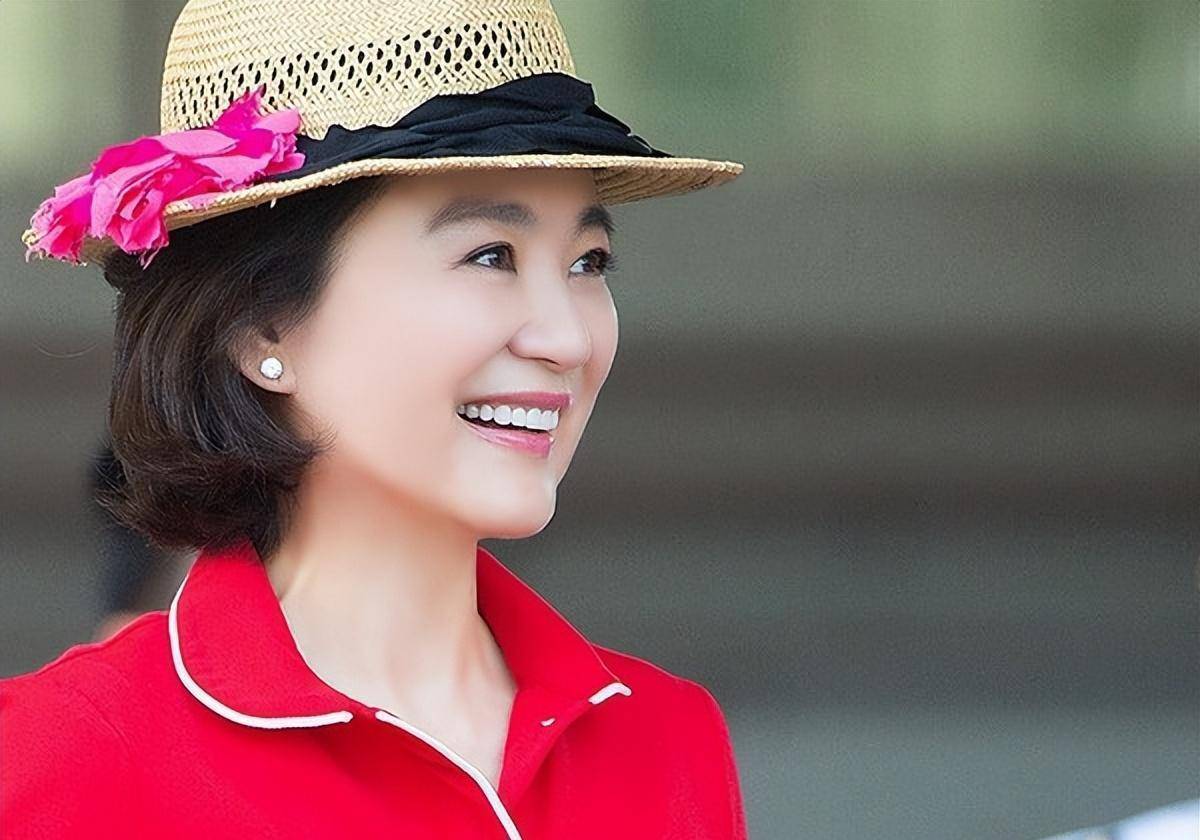 并承诺如有损伤,谢娜一个人背黑锅,反观一旁的林青霞队, 原本正打算