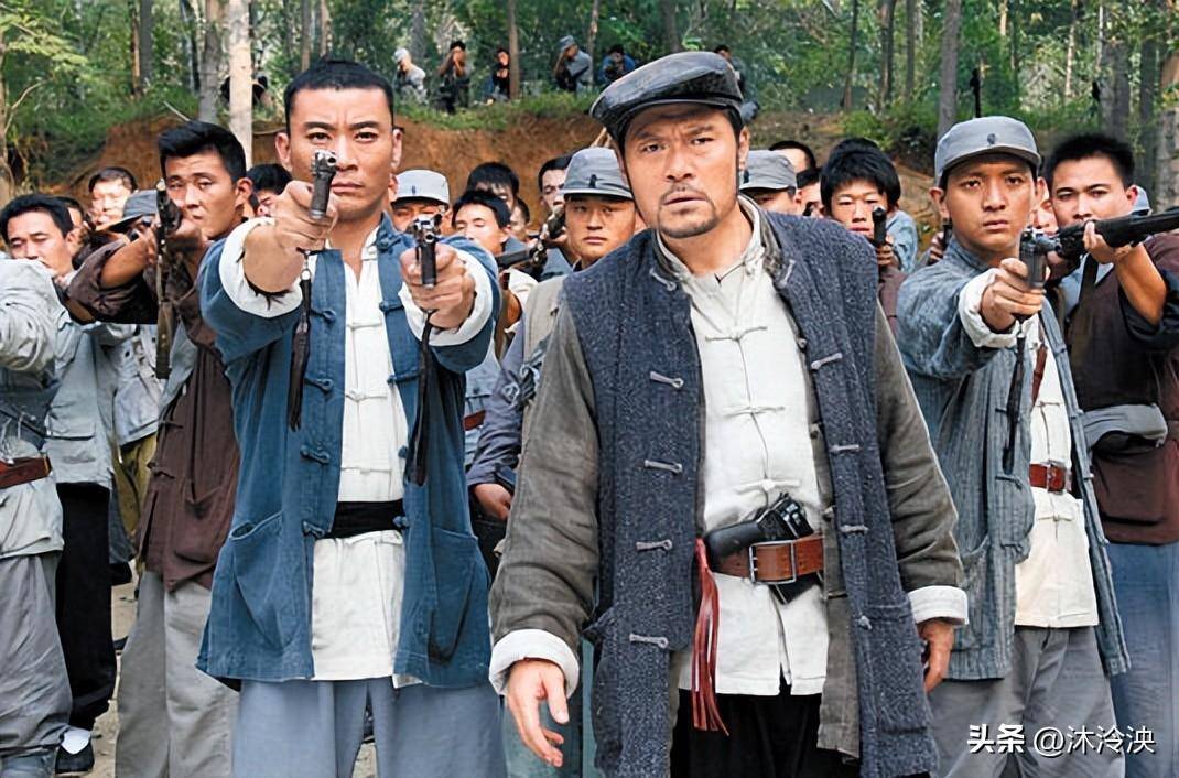 《铁道游击队》中的穿帮镜头,每一个都很明显,小时候怎么没发现