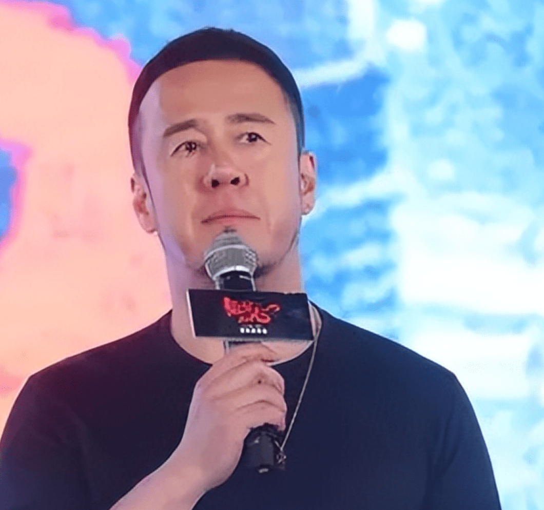 名人慈善新篇章:解读杨坤的捐款行为及其影响_社会_争议_公众