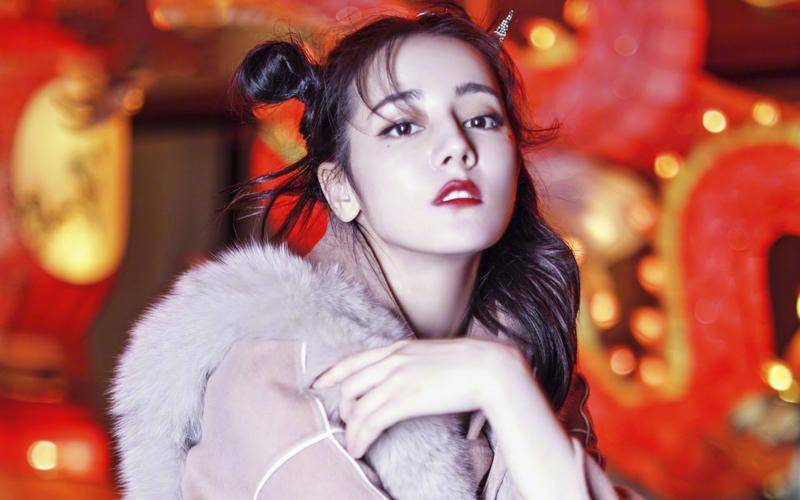 迪丽热巴粉丝炸锅!