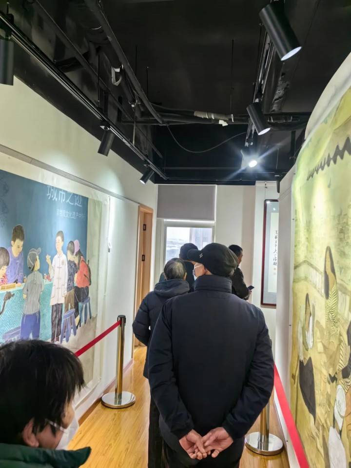 宜興站畫展現場參展藝術家有精於山水畫創作的杜愚,李統英,林樹昭,張