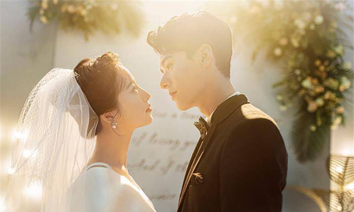 很新颖,不过剧情却不狗血,反而十分有吸引力,尤其是丁禹兮饰演的医生