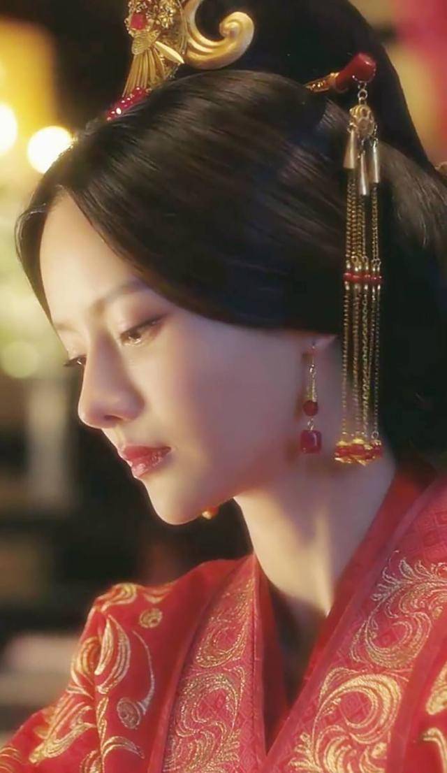 《宸汐缘》张震倪妮毫无cp感,女二张芷溪却表现亮眼,成全了配角_青瑶