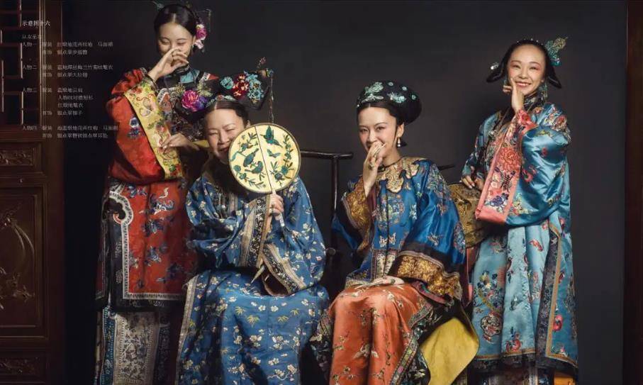 汉服热兴起,清朝的的服饰被嫌丑,汉服和满服做对比,你喜欢哪个_服装